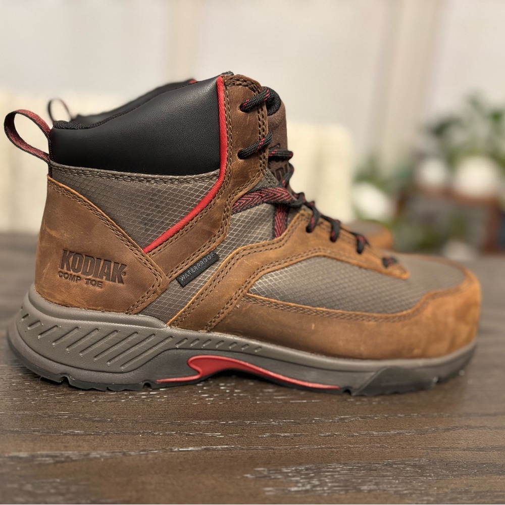NIB Kodiak Brown and Black Rugged Boots